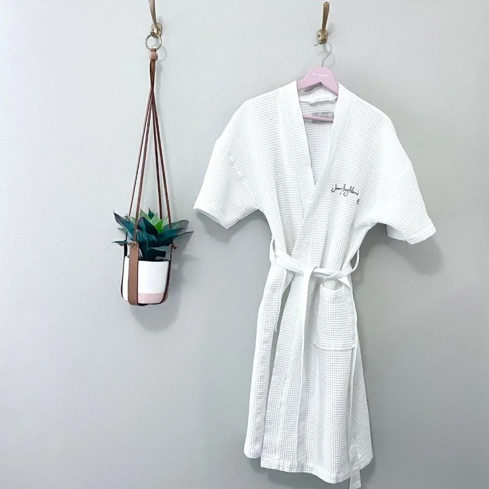 Frette Unisex Embroidered Jumby Bay Island Waffle Robe White Size M
